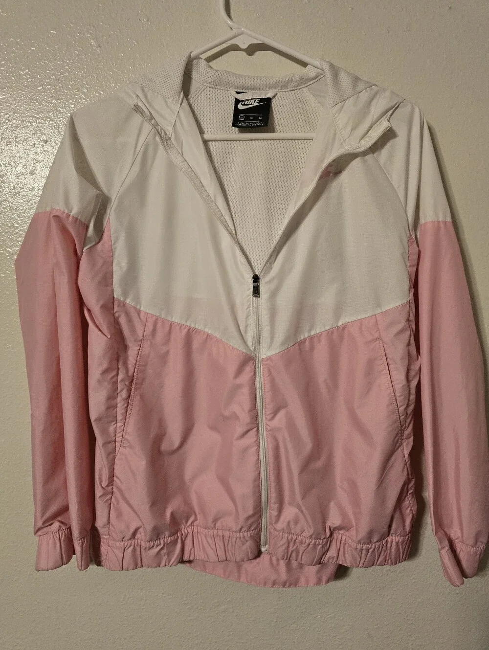 Nike Sportswear Windrunner Jacket Girls XL 16-18 (Fits Womens S/M) Pink White